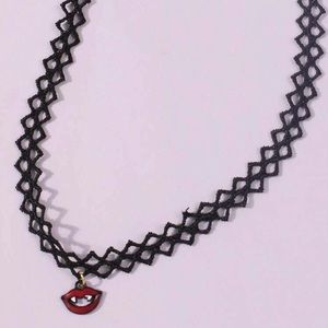 🧛‍♀️ Awesome Tattoo style vampire lips & teeth choker🦇